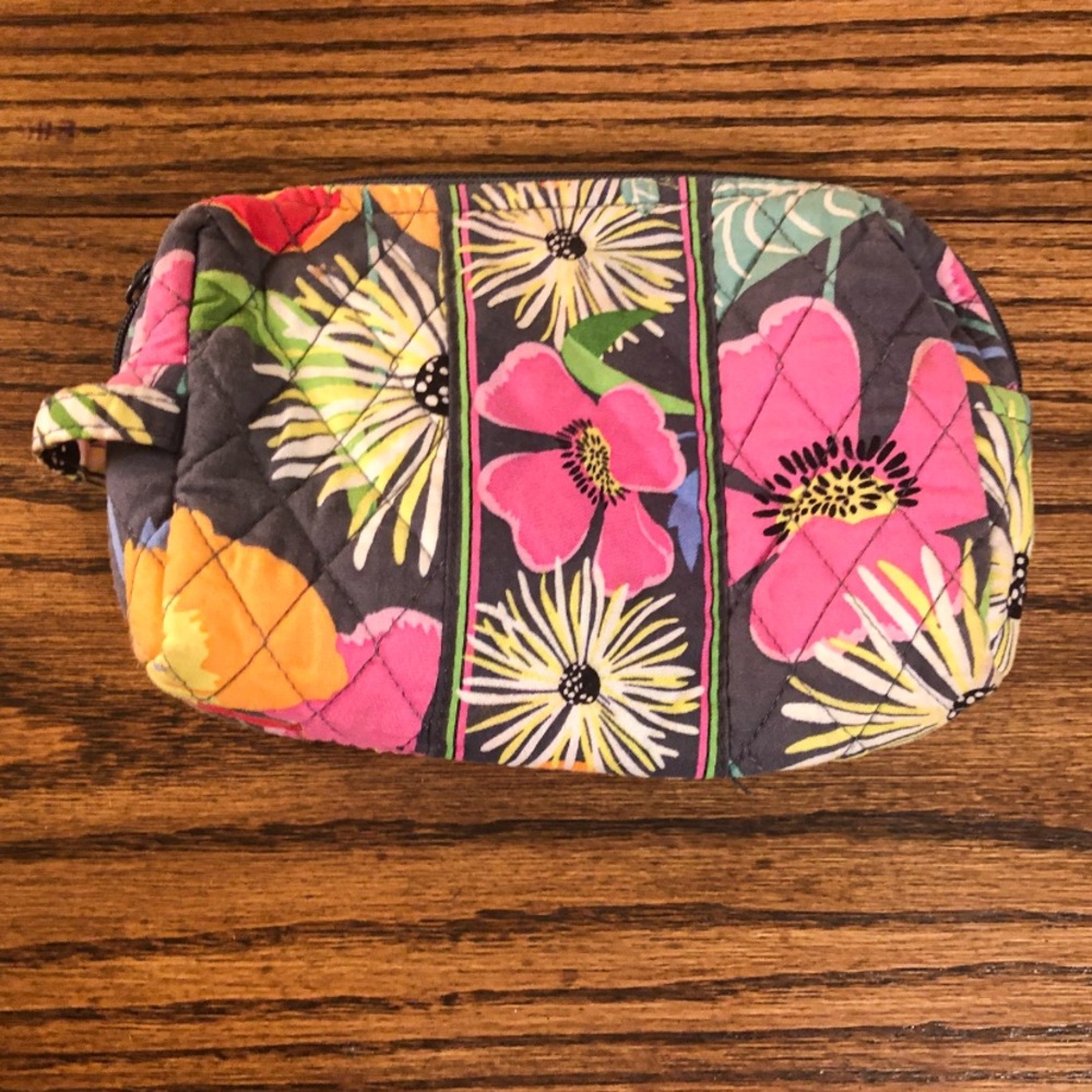 VERA BRADLEY MAKEUP BAG